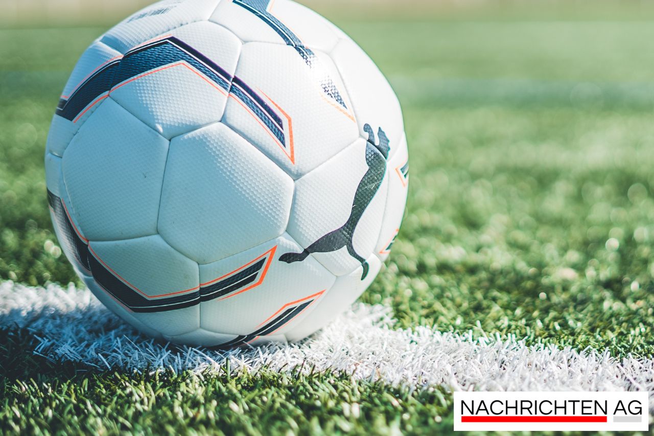 Philipp Klewin bleibt Hansa Rostock treu: Vertrag bis 2025 verlängert!