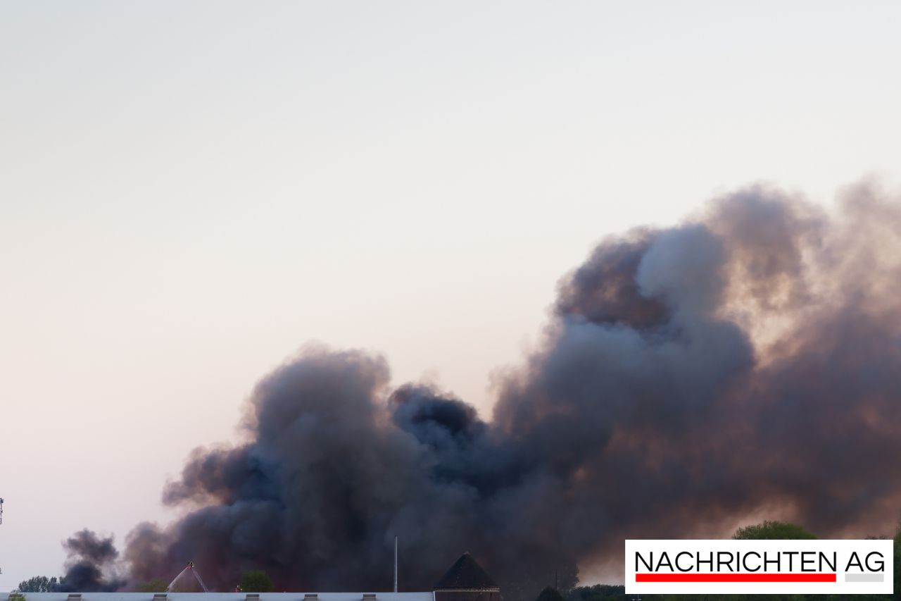 Großbrand in Friedland: Feuerwehr kämpft stundenlang gegen Flammen!
