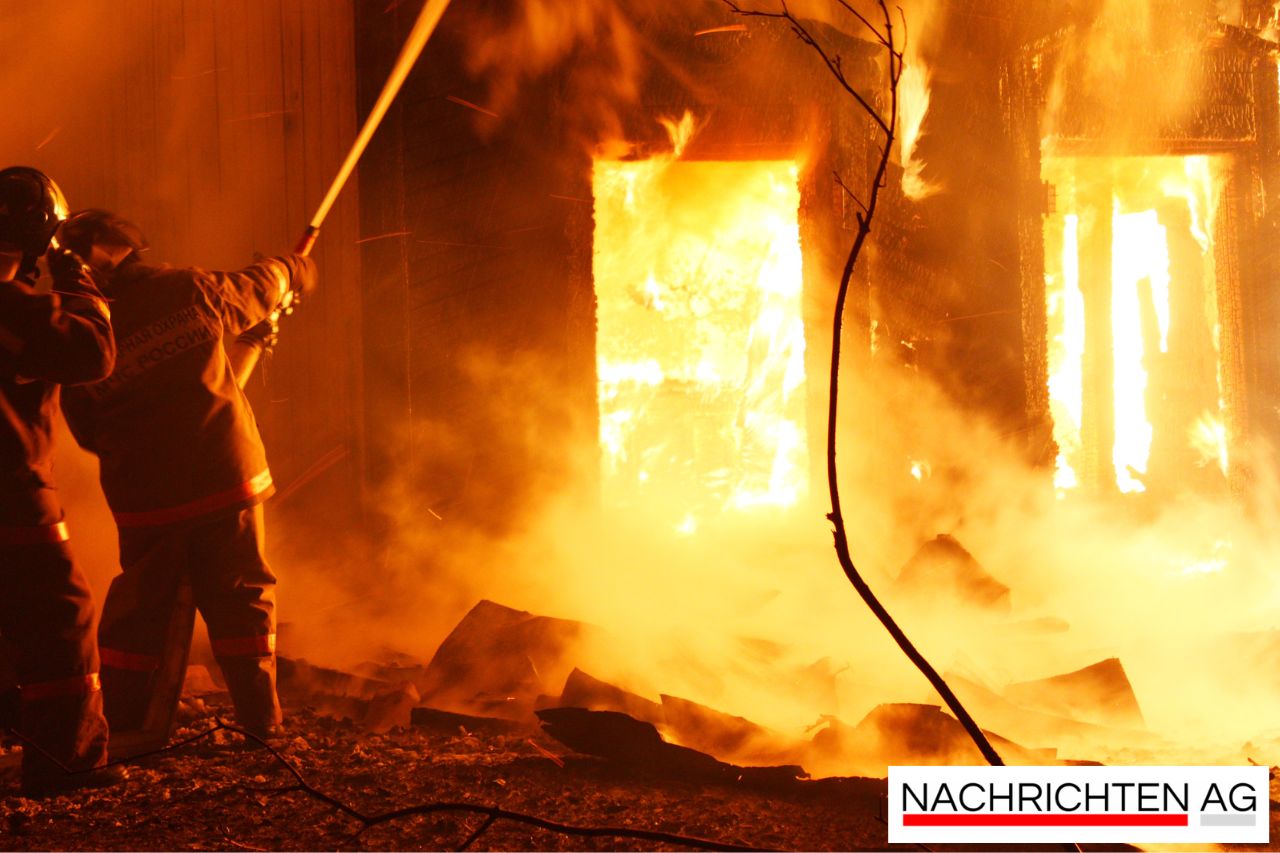 Großbrand in Barth: 250.000 Euro Schaden nach Lagerhallen-Feuer!