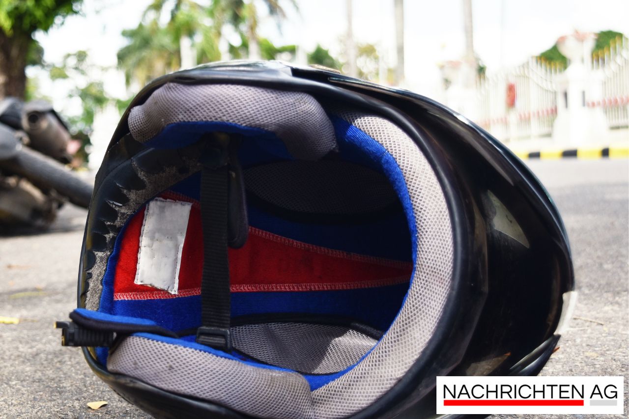 Mit Reh kollidiert: Motorradfahrer bei schwerem Unfall verletzt!
