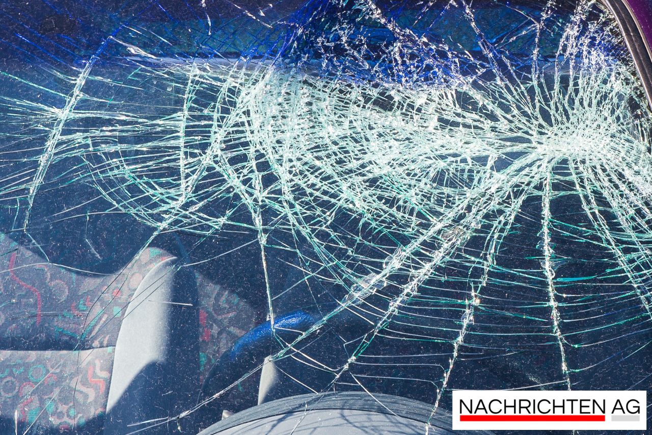 Schock-Unfall in Wolgast: Opel krachte in Mazda – 30.000 Euro Schaden!